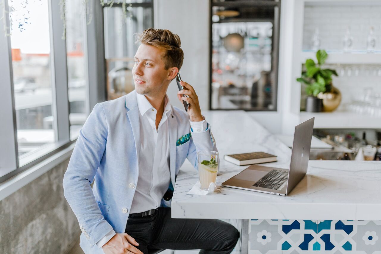 Interviewer.AI ad