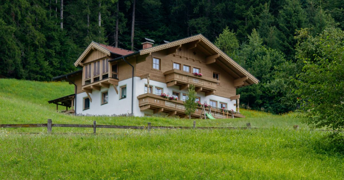 The Canadian Real Estate Association | L'Association canadienne de l'immobilier ad