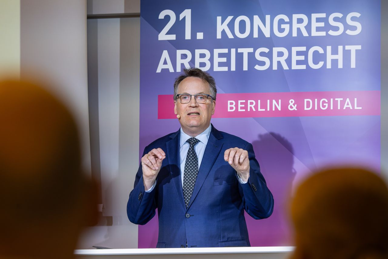 Arbeit und Arbeitsrecht ad