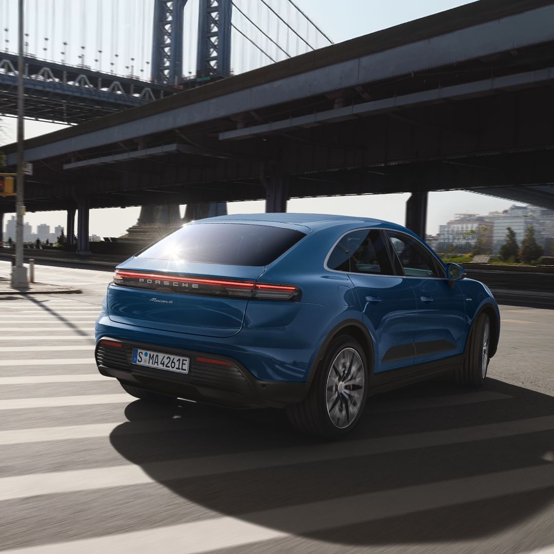 Porsche AG ad