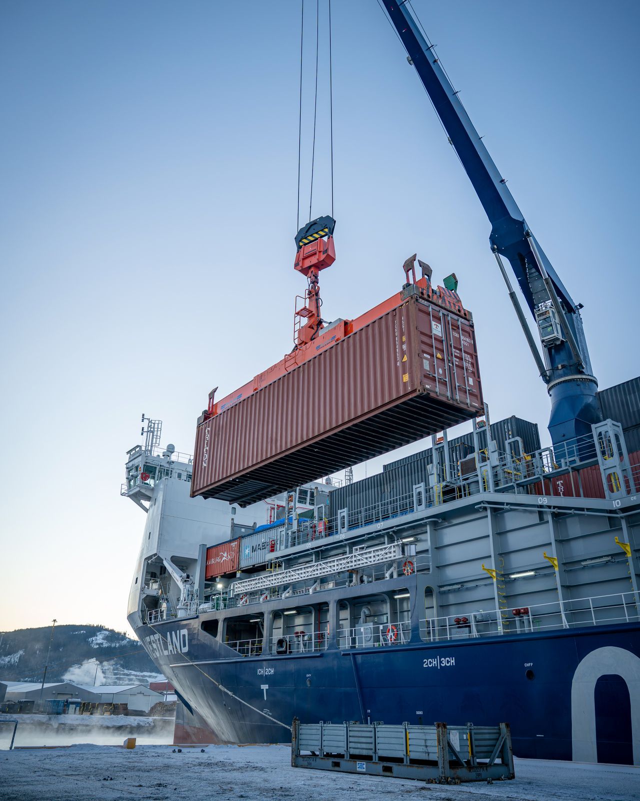 Liebherr Maritime Cranes ad