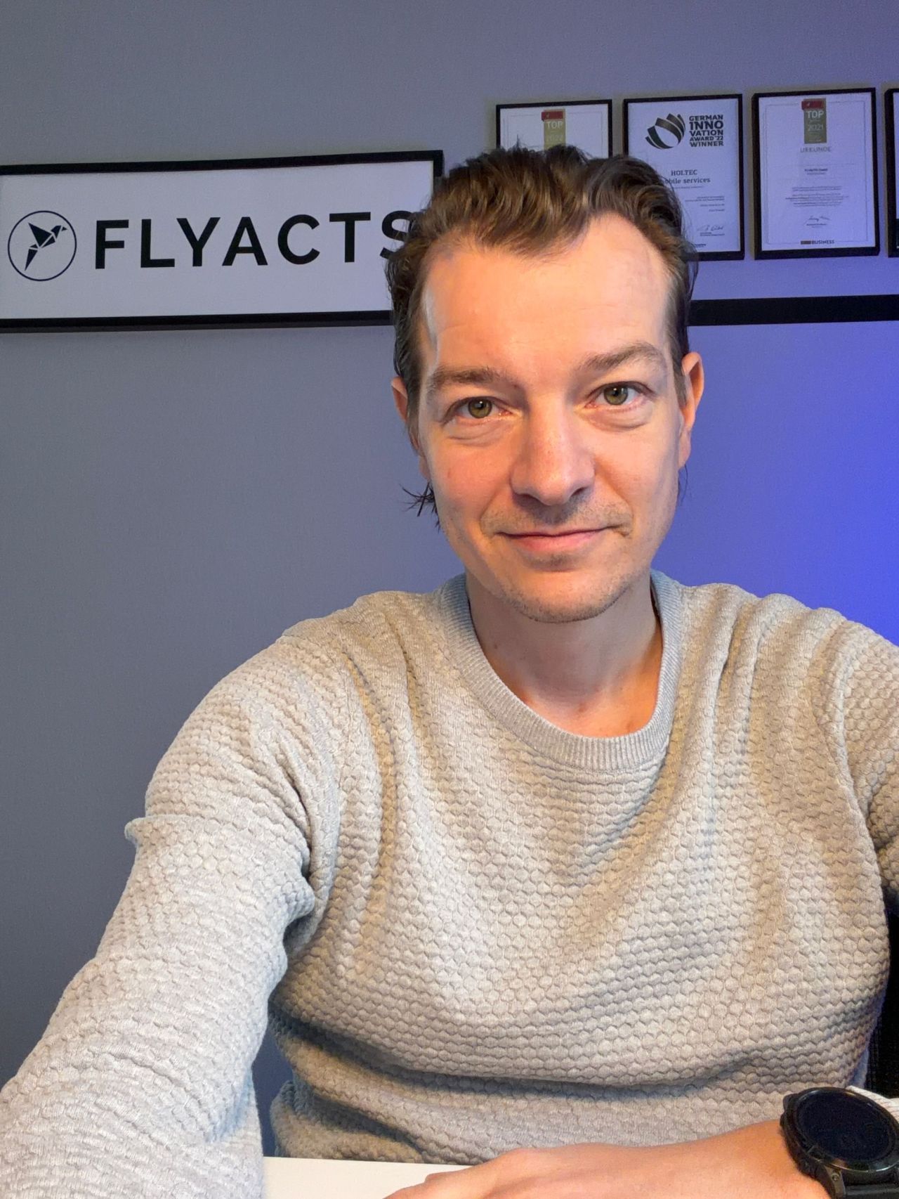 FLYACTS • Venture Studio für erfahrene Unternehmer ad