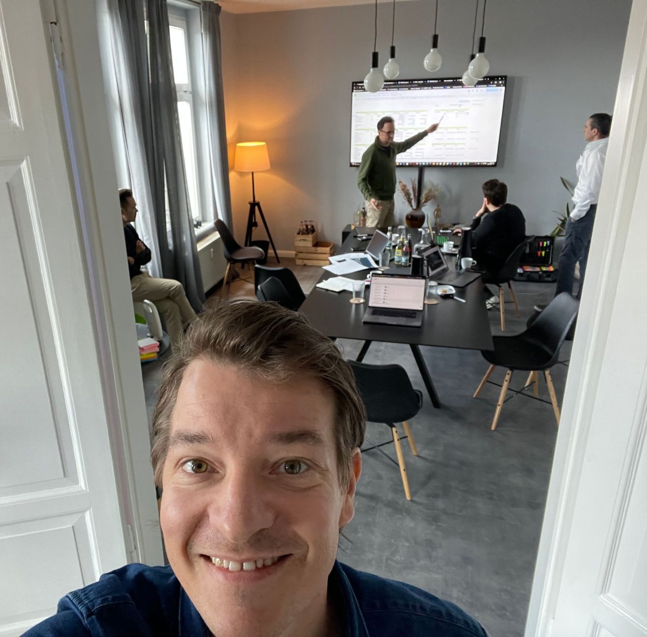 FLYACTS • Venture Studio für erfahrene Unternehmer ad
