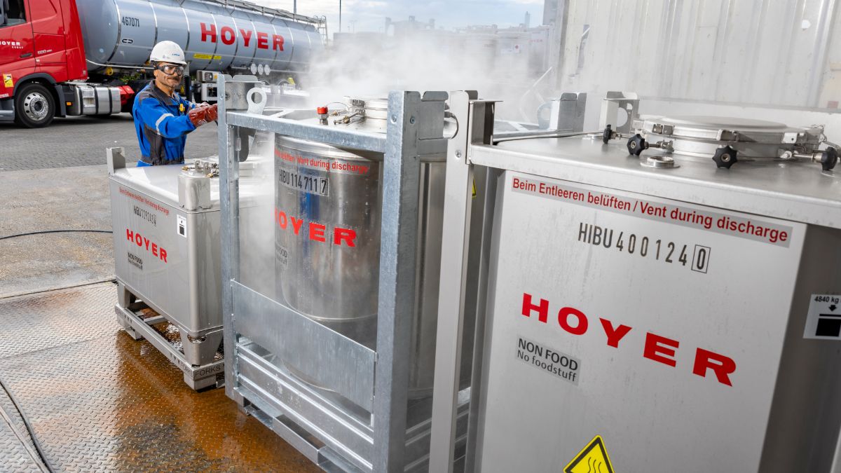 HOYER Group ad